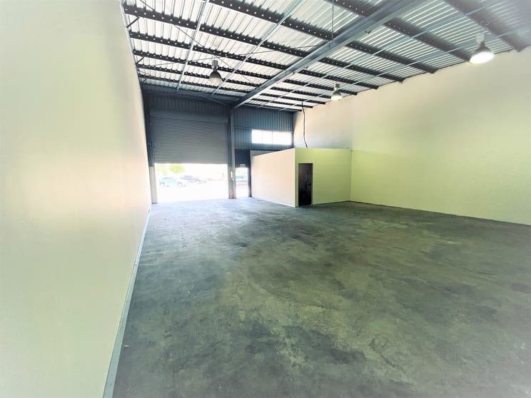 Click to view all images Unit 6/36 Centenary Place Logan Village QLD 4207 - Image 2
