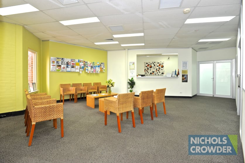 Click to view all images 146 Young Street Frankston VIC 3199 - Image 3
