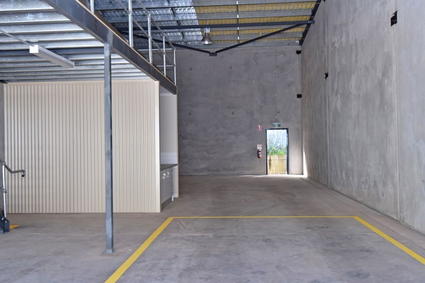 Click to view all images 4/21 Mel Road Berrimah NT 0828 - Image 2