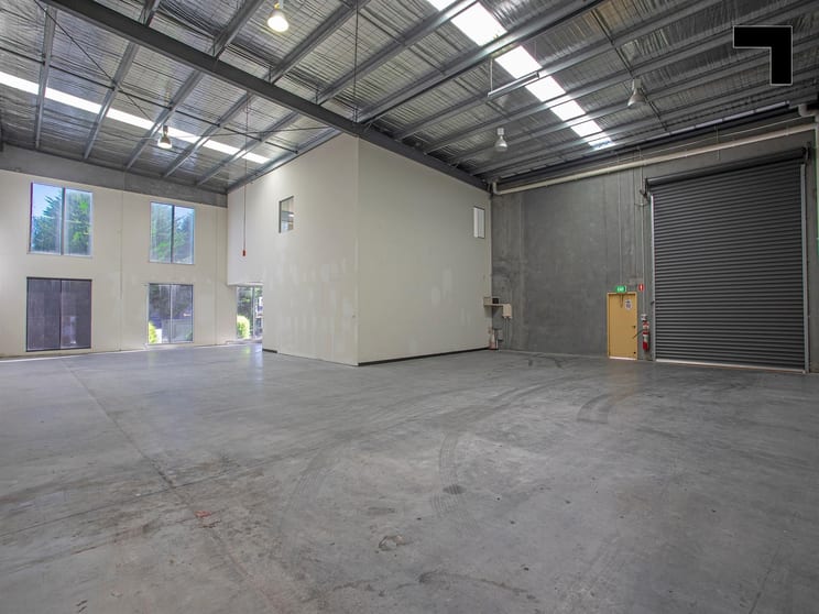 Click to view all images 1/58 Lexton Road Box Hill VIC 3128 - Image 3