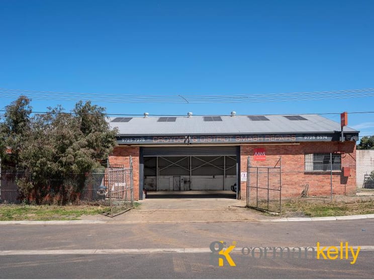 Click to view all images 3 Sturt Street Croydon VIC 3136 - Image 1