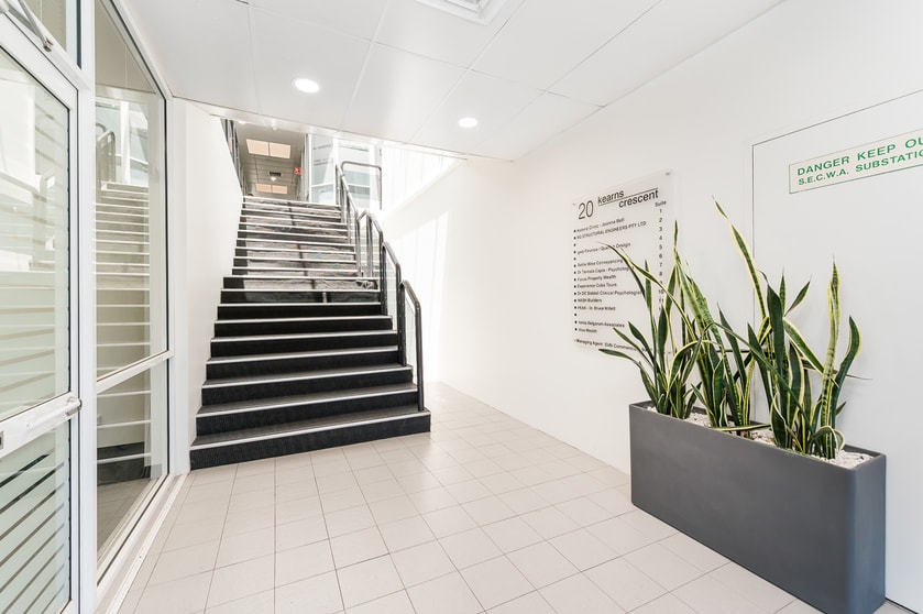 Click to view all images 14/20 Kearns Crescent Ardross WA 6153 - Image 3