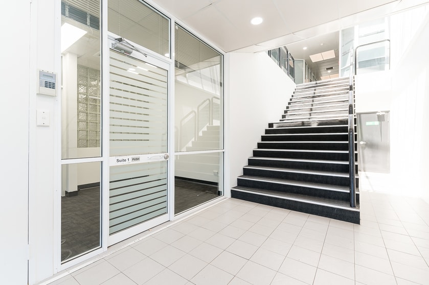 Click to view all images 1/20 Kearns Crescent Ardross WA 6153 - Image 2
