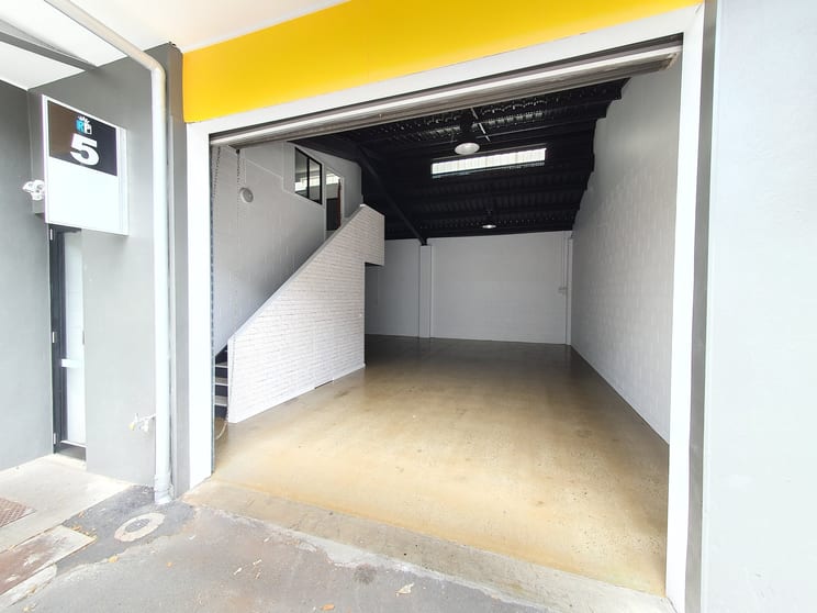 Click to view all images Kirra QLD 4225 - Image 2