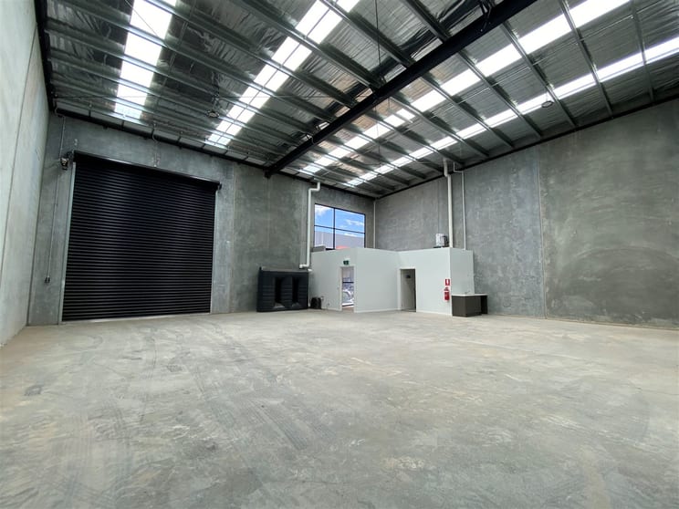 Click to view all images 3/29 Burnett Street Somerton VIC 3062 - Image 2