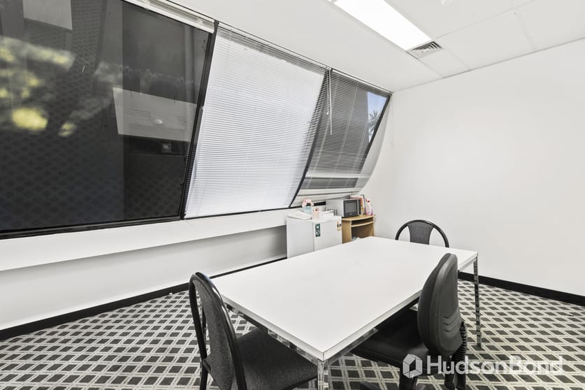 Click to view all images 214/89 High Street Kew VIC 3101 - Image 3