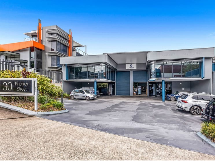Click to view all images 30 Finchley Street Milton QLD 4064 - Image 1