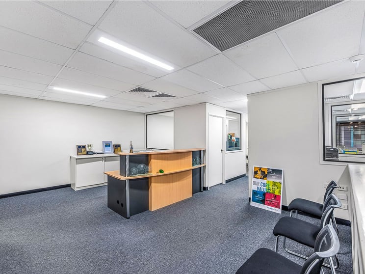 Click to view all images 30 Finchley Street Milton QLD 4064 - Image 2