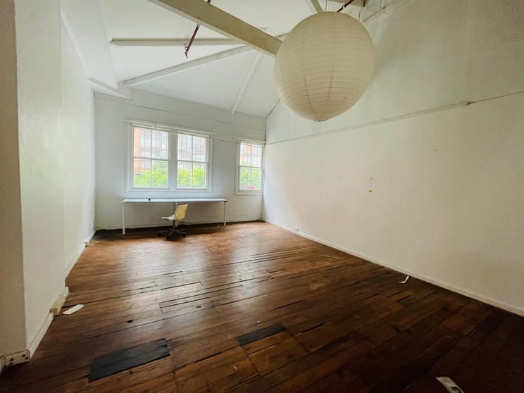 Click to view all images 2/19 Wellington Street Chippendale NSW 2008 - Image 3