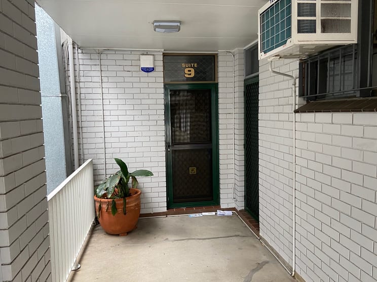 Click to view all images Level 1, (Suite 9)/478 The Esplanade Warners Bay NSW 2282 - Image 2