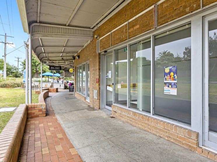 Click to view all images 5A Bay Road Mount Martha VIC 3934 - Image 2