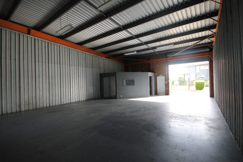 Click to view all images 4/76 Andrew Street Wynnum QLD 4178 - Image 3
