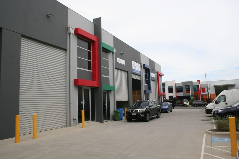 Click to view all images 8 Bambra Crescent Cranbourne West VIC 3977 - Image 1