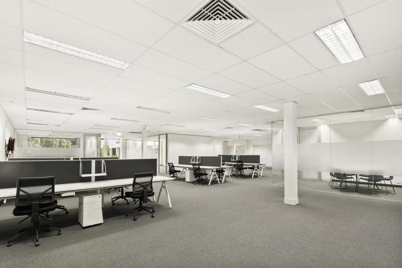 Click to view all images Unit 4/4-290 Salmon Street Port Melbourne VIC 3207 - Image 3