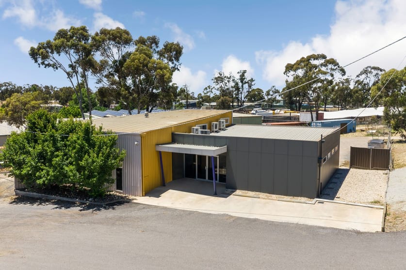 Click to view all images 133 Strickland Road East Bendigo VIC 3550 - Image 1