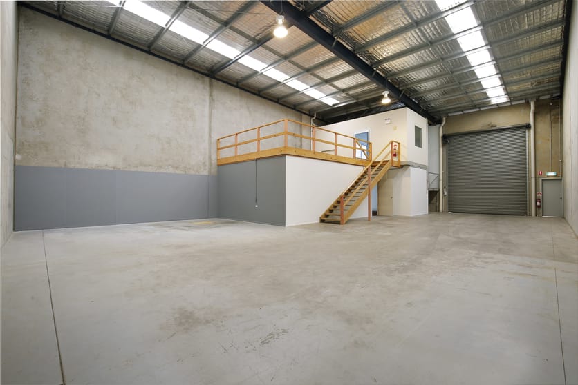 Click to view all images 2/7 Luso Drive Unanderra NSW 2526 - Image 2