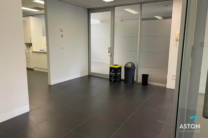 Click to view all images 1/91 Station Street Malvern VIC 3144 - Image 3