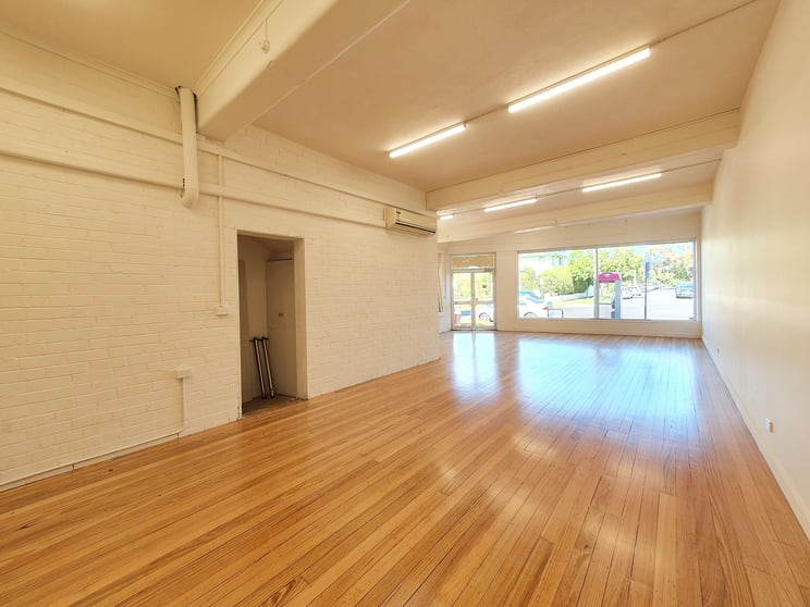Click to view all images 1/227 Murrumbeena Road Murrumbeena VIC 3163 - Image 3