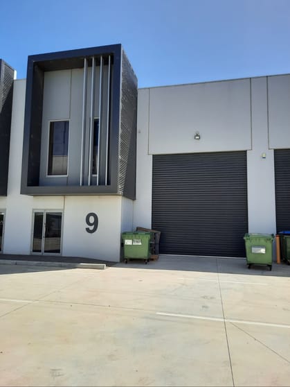 Click to view all images 9/36 Aylesbury Drive Altona VIC 3018 - Image 2