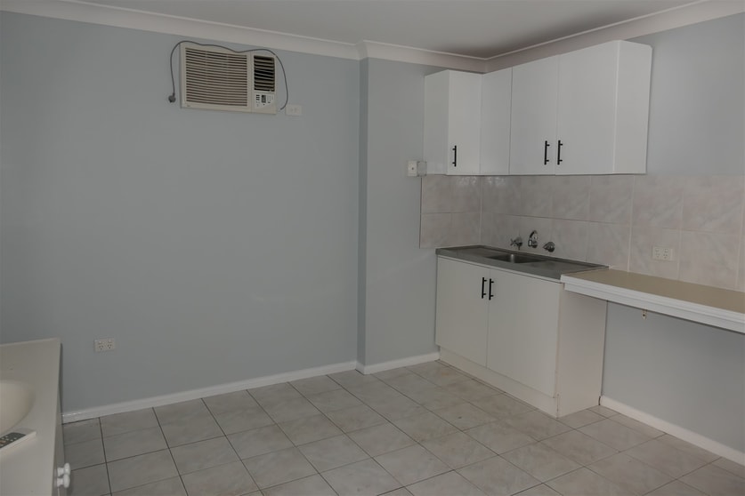 Click to view all images 3/70 YOUNG ROAD Cowra NSW 2794 - Image 3