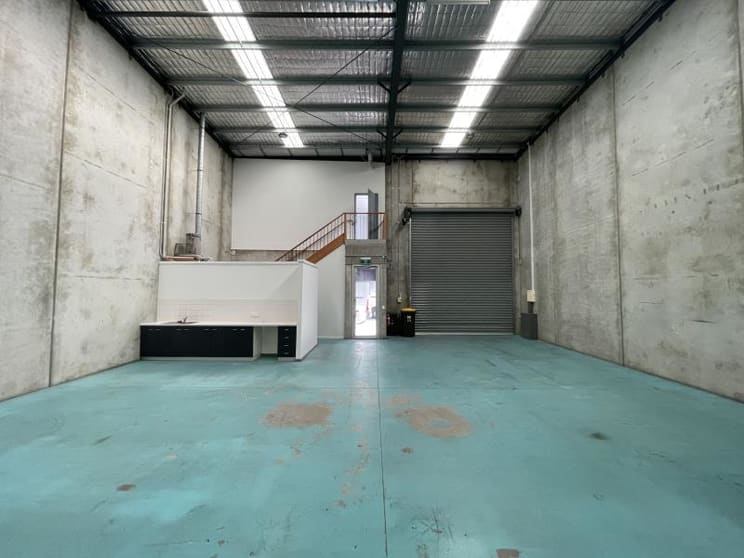 Click to view all images Unit 7/173 Salmon Street Port Melbourne VIC 3207 - Image 2