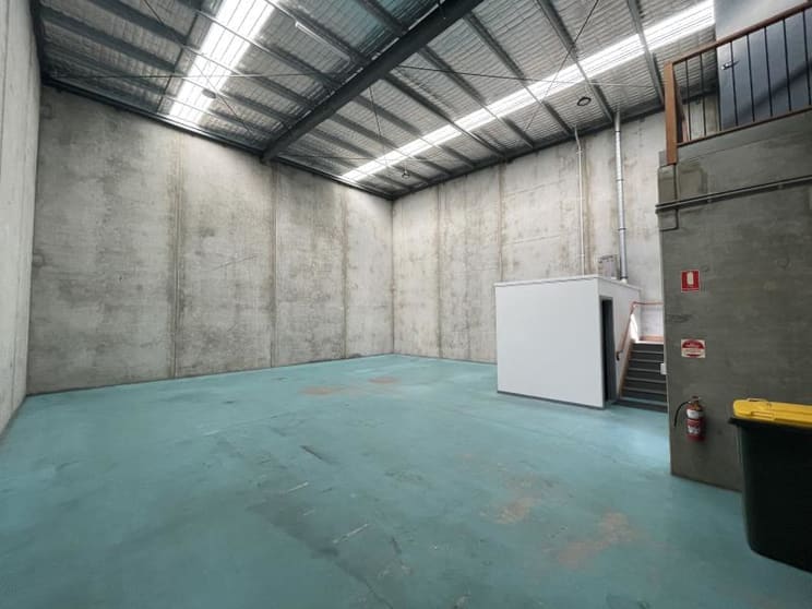 Click to view all images Unit 7/173 Salmon Street Port Melbourne VIC 3207 - Image 3
