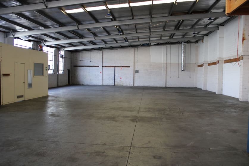 Click to view all images 3 Trent Street Moorabbin VIC 3189 - Image 2