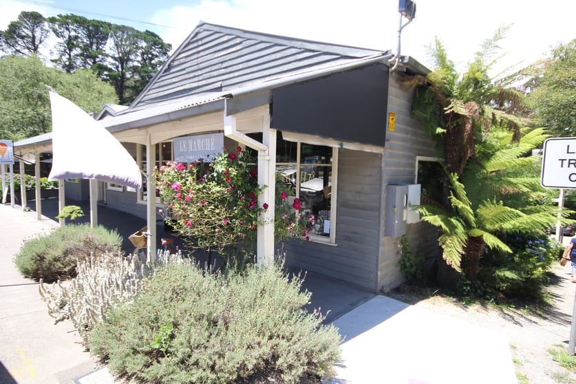 Click to view all images 1/372 Mount Dandenong Tourist Road Sassafras VIC 3787 - Image 2