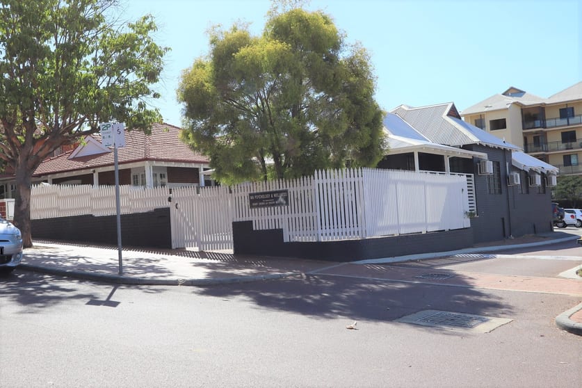Click to view all images 1 King George Street Victoria Park WA 6100 - Image 1
