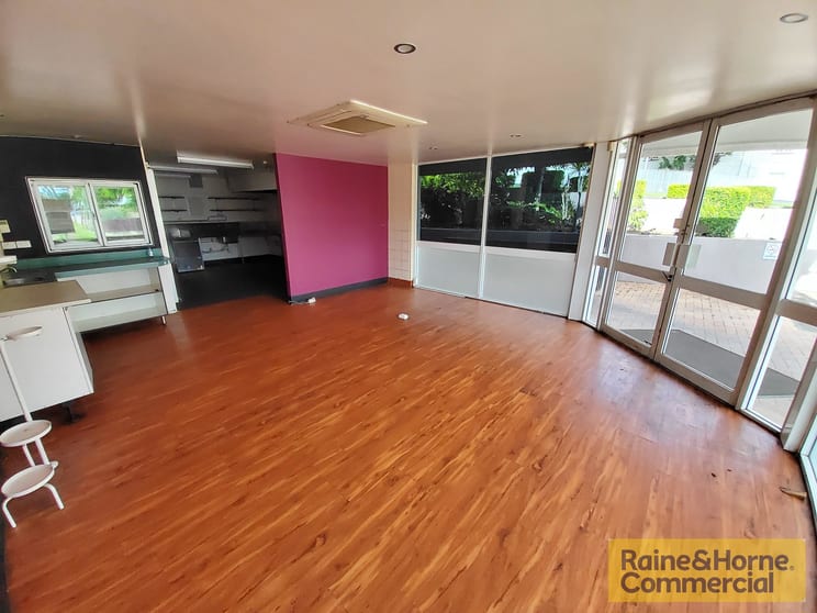 Click to view all images 3/33 Lisson Grove Wooloowin QLD 4030 - Image 3