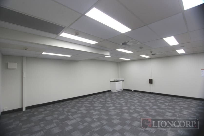 Click to view all images Stones Corner QLD 4120 - Image 3