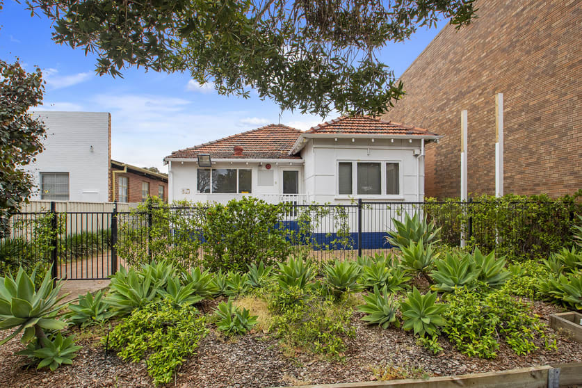 Click to view all images 64 Jersey Street Jolimont WA 6014 - Image 1