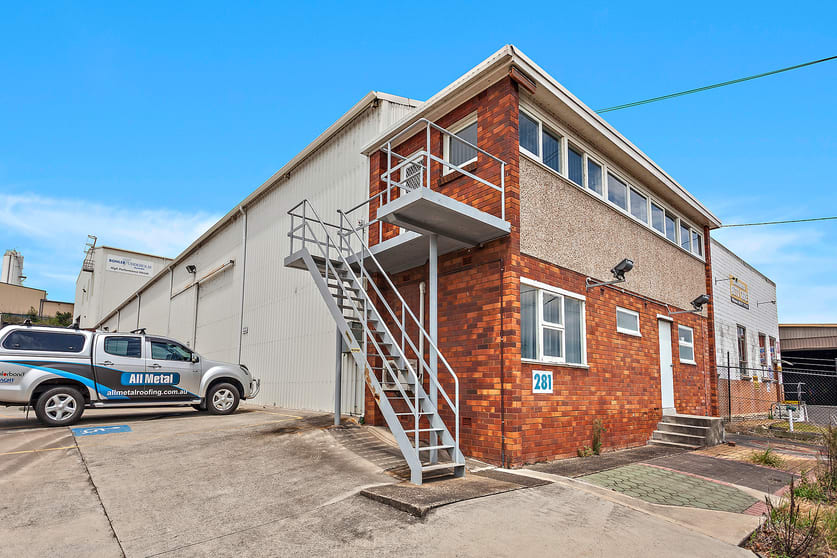 Click to view all images 281 Princes Highway Unanderra NSW 2526 - Image 2