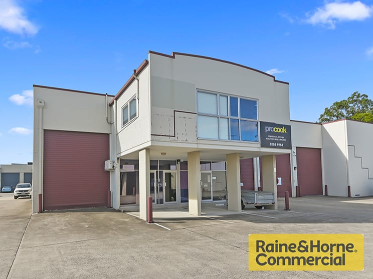 Click to view all images 11/43 Links Avenue Eagle Farm QLD 4009 - Image 1