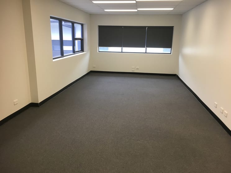 Click to view all images 4/29 Wurrook Circuit Caringbah NSW 2229 - Image 3