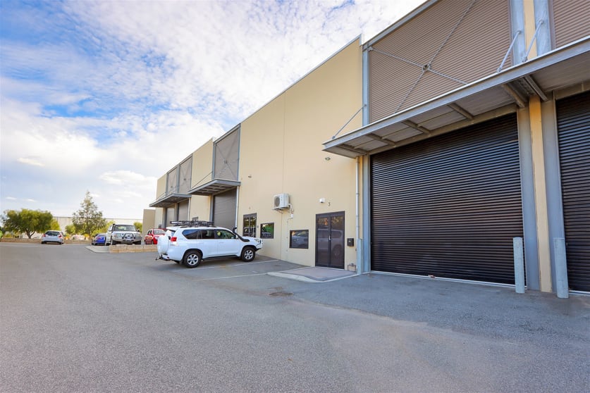 Click to view all images 3/8 Emplacement Crescent Hamilton Hill WA 6163 - Image 1