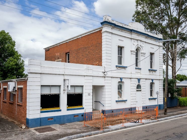 Click to view all images 13 Campbell Street Singleton NSW 2330 - Image 2