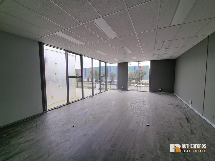 Click to view all images 7/21 Graystone Court Epping VIC 3076 - Image 3