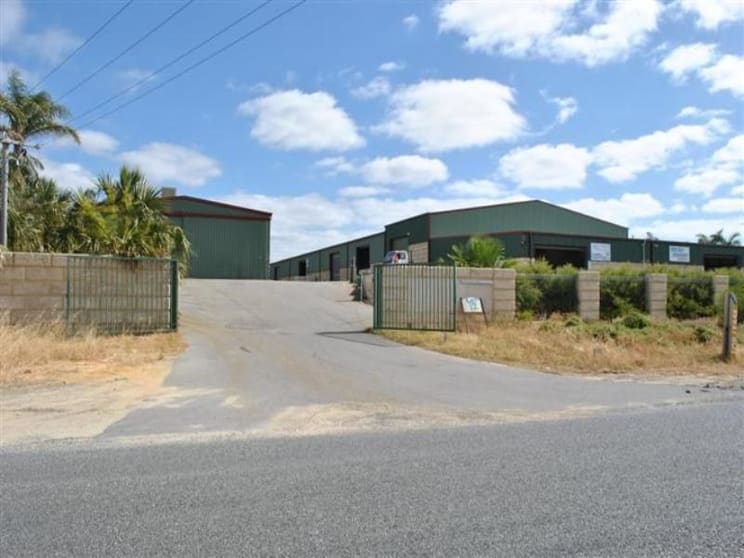 Click to view all images 2/12 Avery Street Neerabup WA 6031 - Image 2