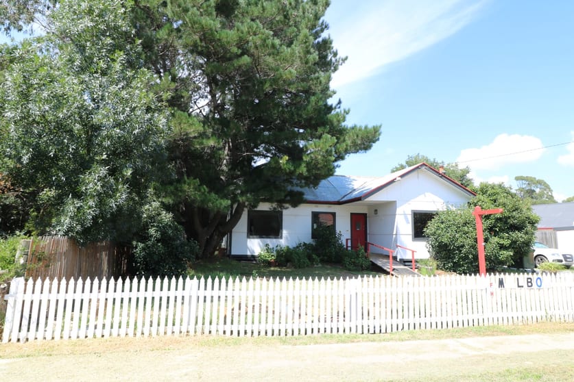 27 Malbon Street Bungendore NSW 2621 - Image 1
