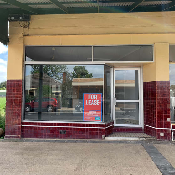 Click to view all images Shop 1/21-23 Westernport Road Lang Lang VIC 3984 - Image 1