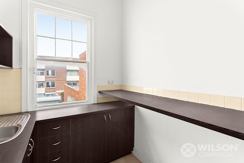Click to view all images 1/157 Victoria Avenue Albert Park VIC 3206 - Image 3