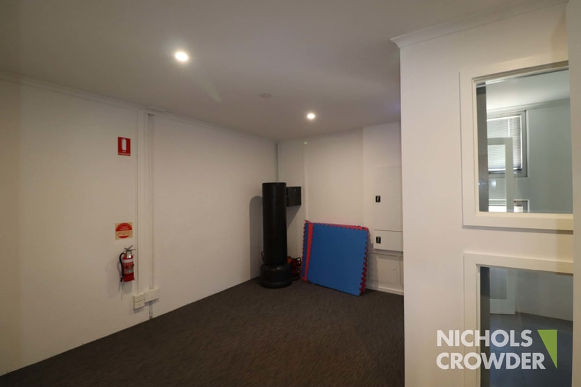 Click to view all images 3/17 Diane Street Mornington VIC 3931 - Image 2