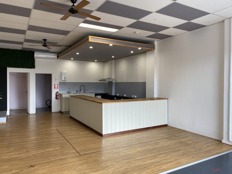 Click to view all images 15 Military Road Avondale Heights VIC 3034 - Image 3