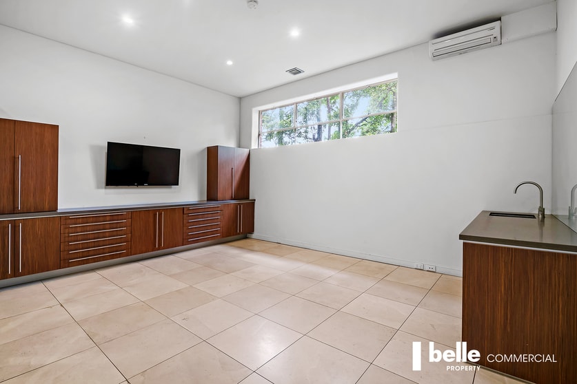 Click to view all images 2D Chapel Street St Kilda East VIC 3183 - Image 2