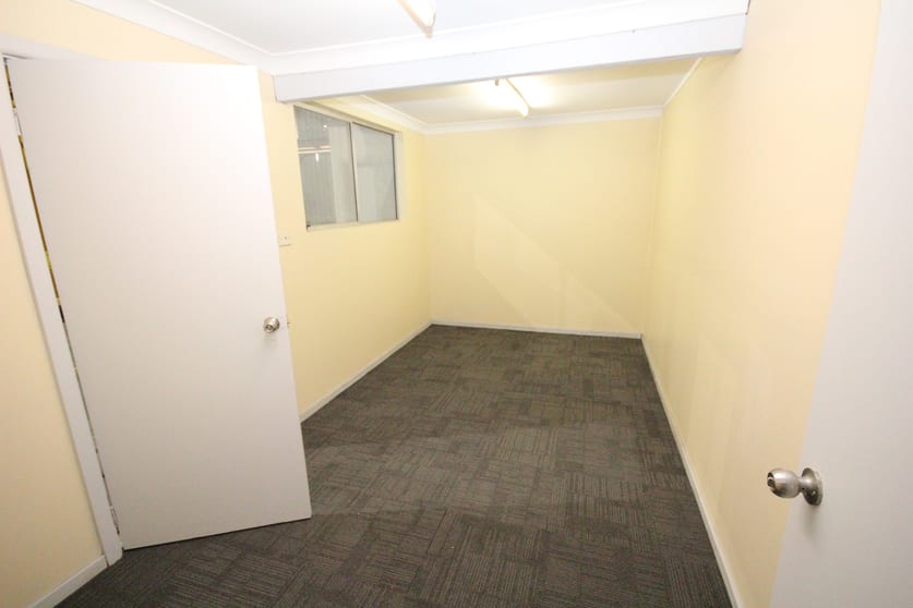 Click to view all images 3/458 Pacific Highway Highway Wyong NSW 2259 - Image 3