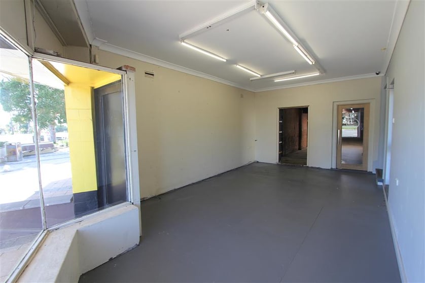 Click to view all images 218 Princes Highway Sylvania NSW 2224 - Image 2