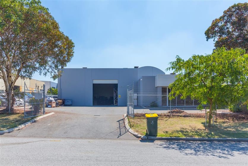 Click to view all images 6 Pavers Circle Malaga WA 6090 - Image 3