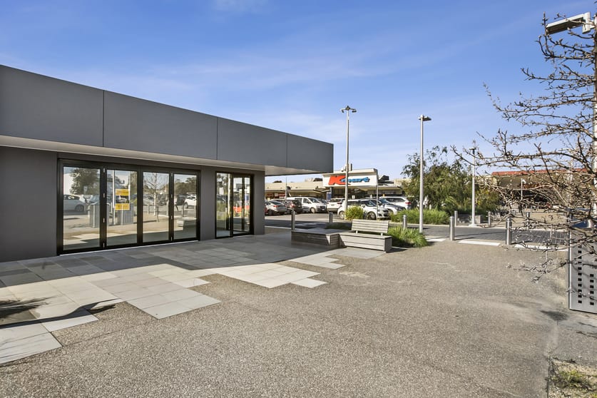 Click to view all images 27 Windsor Lane Hastings VIC 3915 - Image 3