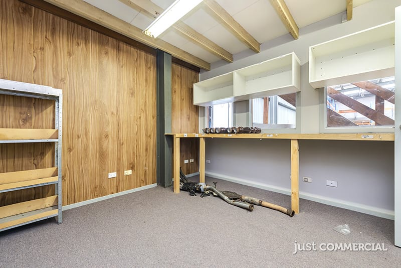 Click to view all images 6 & 9/13-17 Crawford Street Braeside VIC 3195 - Image 3